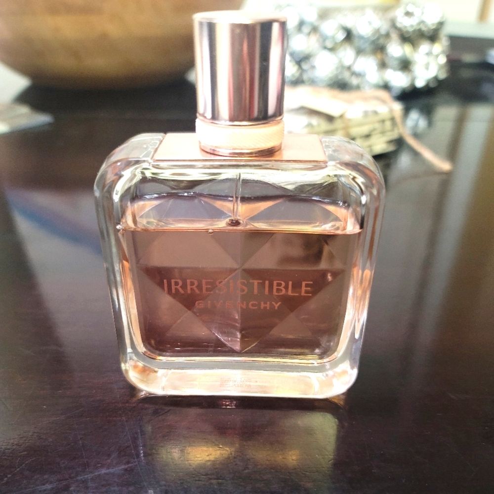🛑SOLD🛑Givenchy Iresistable 2.7oz